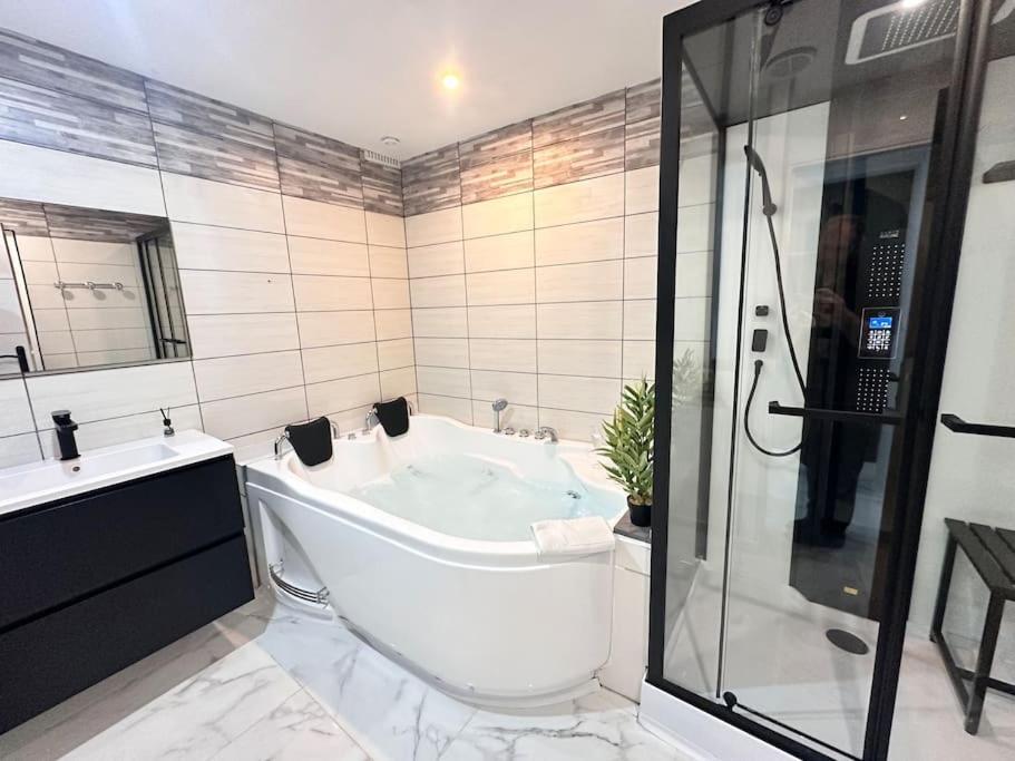 E Servagnat T3 Luxe Avec Sauna Jacuzzi Et Hammam Επερνέ Εξωτερικό φωτογραφία